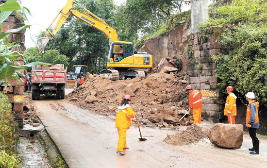 截至10时 重庆因降雨管制的高速公路有这些