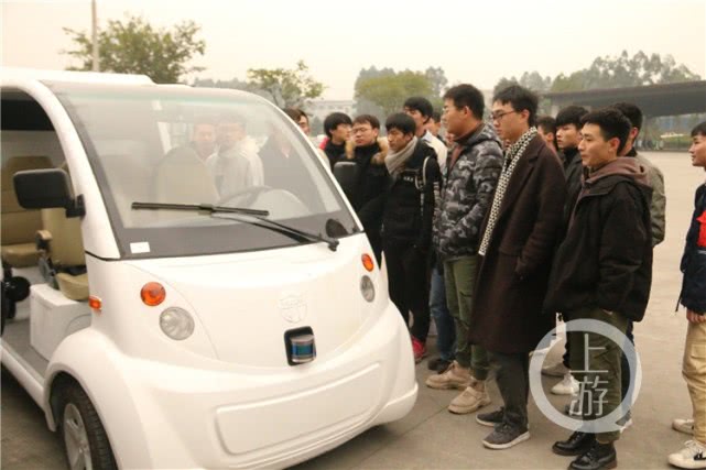 重庆首次！无人驾驶汽车“开进”课堂