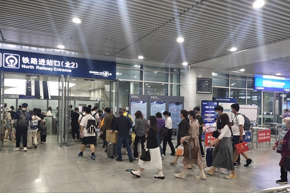 本月中下旬将迎暑运高峰 重庆北站预计日均到发旅客17万人次